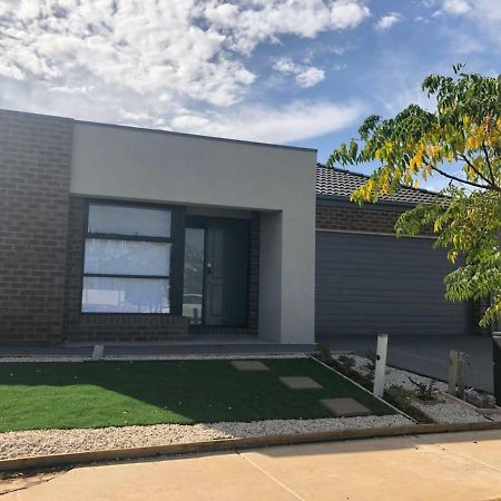 Apple House Tarneit North Apartment Exterior photo